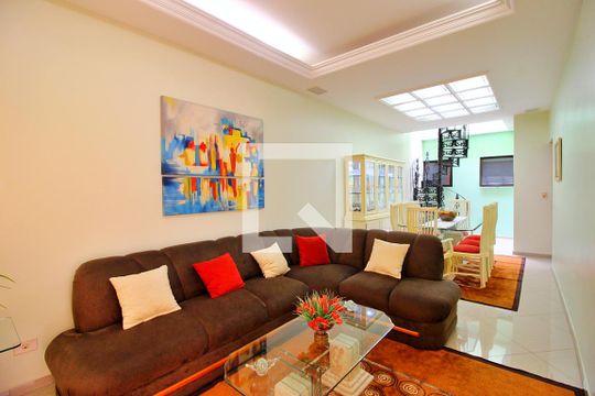 Casa à venda com 4 quartos, 300m² em Vila Camilópolis, Santo André