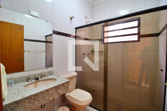 Banheiro da Suíte 3 de casa à venda com 4 quartos, 300m² em Vila Camilópolis, Santo André