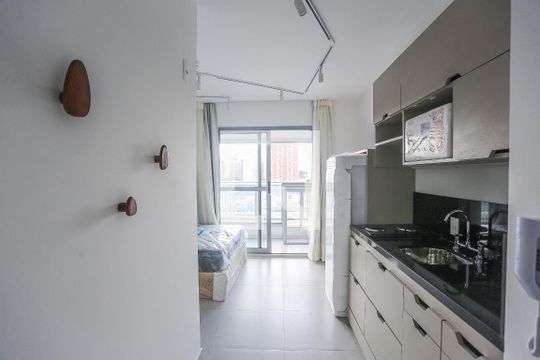 Cozinha de kitnet/studio para alugar com 1 quarto, 28m² em Butantã, São Paulo