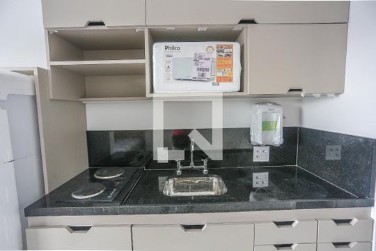 Cozinha de kitnet/studio para alugar com 1 quarto, 28m² em Butantã, São Paulo