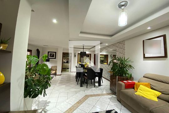 Sala de Estar 1 de casa à venda com 4 quartos, 230m² em Santo Afonso, Novo Hamburgo