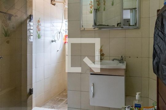 Banheiro de apartamento à venda com 2 quartos, 120m² em Brás de Pina, Rio de Janeiro