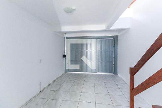 Garagem de casa de condomínio à venda com 2 quartos, 75m² em Aberta dos Morros, Porto Alegre