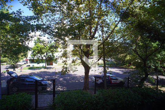 Vista do Quarto 3 de apartamento à venda com 3 quartos, 67m² em Petrópolis, Porto Alegre