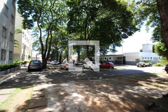 Área Comum - Estacionamento (área verde) de apartamento à venda com 2 quartos, 50m² em Jardim Miranda, Campinas