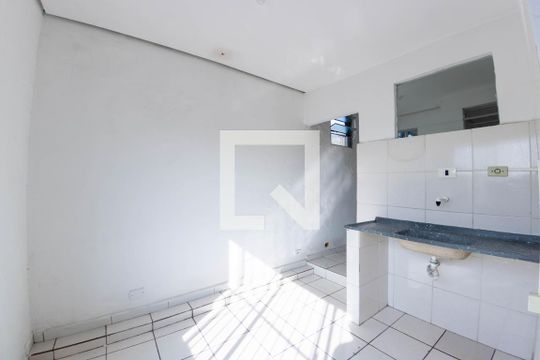 Cozinha de apartamento para alugar com 4 quartos, 120m² em Vila Ivone, São Paulo