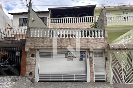 Fachada de casa para alugar com 3 quartos, 100m² em Vila Cruz das Almas, São Paulo