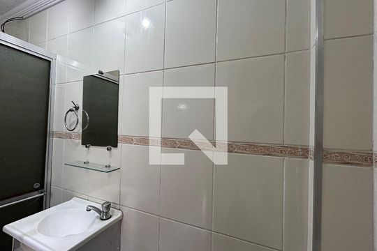 Banheiro 2 de casa para alugar com 3 quartos, 100m² em Vila Cruz das Almas, São Paulo
