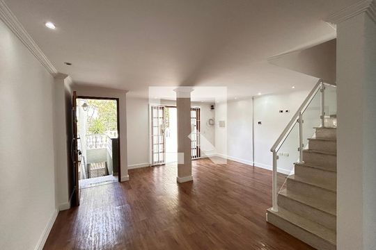 Casa para alugar com 3 quartos, 100m² em Vila Cruz das Almas, São Paulo