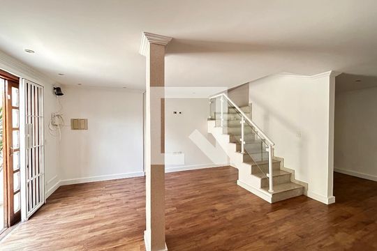 Sala de casa para alugar com 3 quartos, 100m² em Vila Cruz das Almas, São Paulo