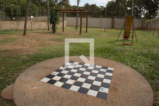 Área comum - mesa de xadrez de apartamento para alugar com 2 quartos, 55m² em Parque dos Lagos, Ribeirão Preto