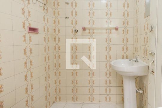 Banheiro de Serviço de casa para alugar com 4 quartos, 170m² em Jardim Aeroporto, São Paulo