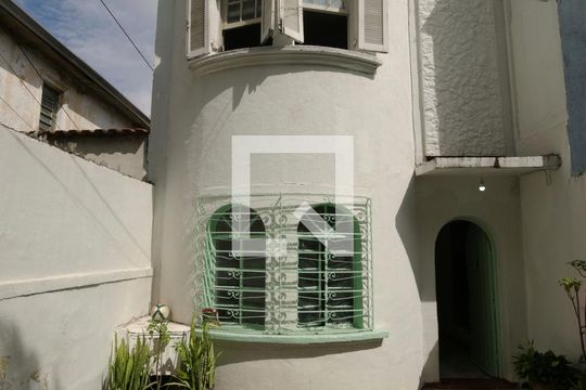 Quintal Frontal de casa à venda com 2 quartos, 200m² em Cambuci, São Paulo