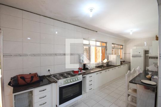 Cozinha de casa à venda com 4 quartos, 600m² em Vila das Mercês, São Paulo