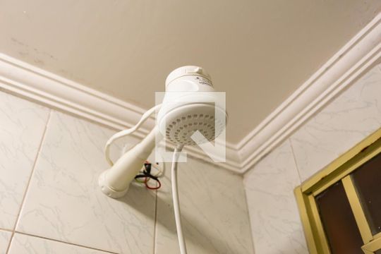 Chuveiro de casa à venda com 3 quartos, 300m² em Quitaúna, Osasco