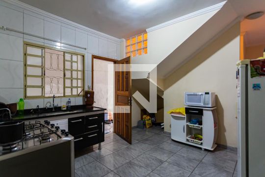 Cozinha de casa à venda com 3 quartos, 300m² em Quitaúna, Osasco