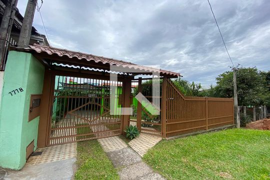 Fachada de casa à venda com 2 quartos, 216m² em Canudos, Novo Hamburgo
