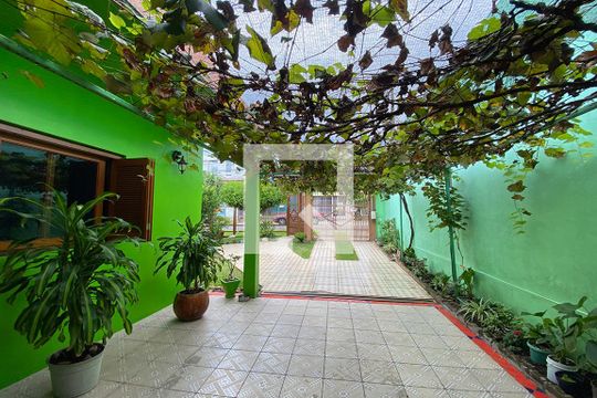 Área Externa de casa à venda com 2 quartos, 216m² em Canudos, Novo Hamburgo