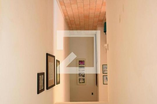 Corredor de casa para alugar com 3 quartos, 328m² em Chácaras de Recreio Santa Terezinha, Jundiaí