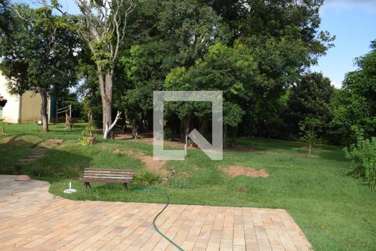 Quintal de casa para alugar com 3 quartos, 328m² em Chácaras de Recreio Santa Terezinha, Jundiaí