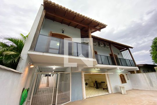 Área Externa de casa à venda com 5 quartos, 223m² em Rondônia, Novo Hamburgo