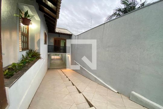 Garagem de casa à venda com 5 quartos, 223m² em Rondônia, Novo Hamburgo