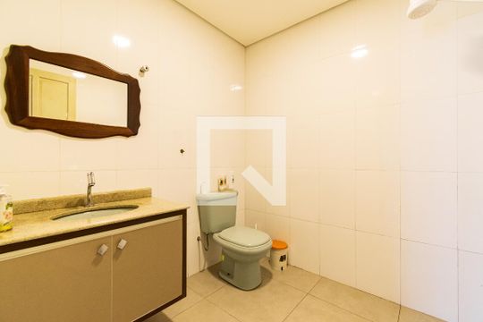 Banheiro Social de casa à venda com 2 quartos, 277m² em Vila Campestre, São Paulo