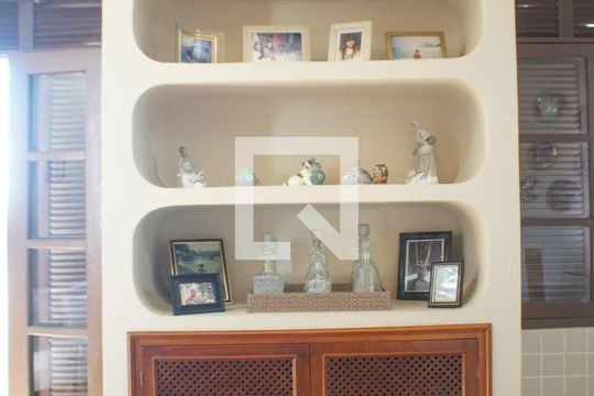 Sala de casa à venda com 6 quartos, 431m² em Pechincha, Rio de Janeiro