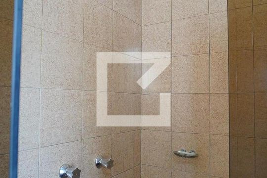 Banheiro da Suíte de casa à venda com 4 quartos, 200m² em Jardim Itu, Porto Alegre