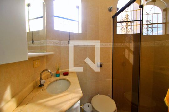 Banheiro da Suíte 1 de casa à venda com 5 quartos, 315m² em Vila Tibiriçá, Santo André