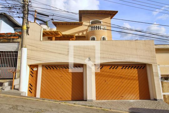 Fachada de casa à venda com 5 quartos, 315m² em Vila Tibiriçá, Santo André