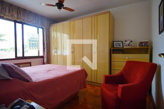 Quarto 1 de apartamento à venda com 3 quartos, 98m² em Vila Ipiranga, Porto Alegre
