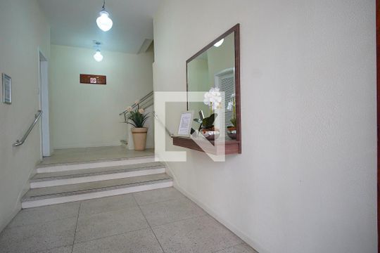 Hall de apartamento à venda com 3 quartos, 98m² em Vila Ipiranga, Porto Alegre