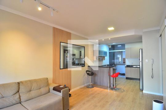 Sala de casa à venda com 4 quartos, 95m² em Harmonia, Canoas
