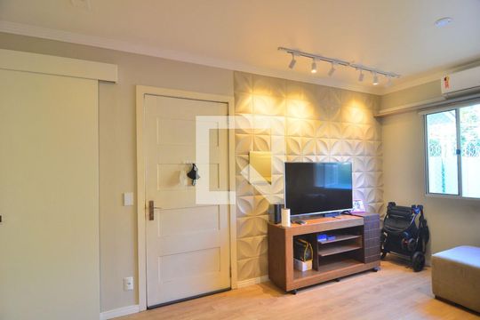 Sala de casa à venda com 4 quartos, 95m² em Harmonia, Canoas