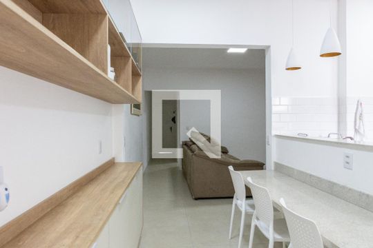 Sala de casa à venda com 3 quartos, 140m² em Vila Anastácio, São Paulo