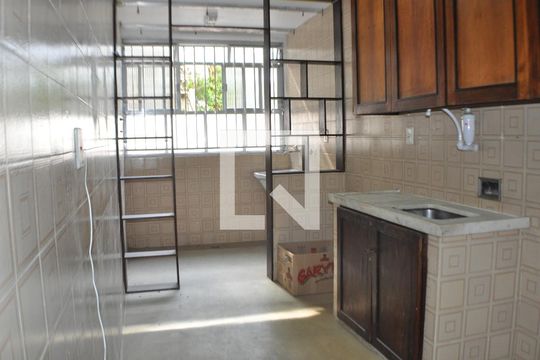 Cozinha - Armários de apartamento à venda com 1 quarto, 57m² em Freguesia de Jacarepaguá, Rio de Janeiro