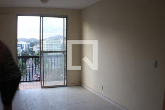 Sala de apartamento para alugar com 2 quartos, 71m² em Pechincha, Rio de Janeiro