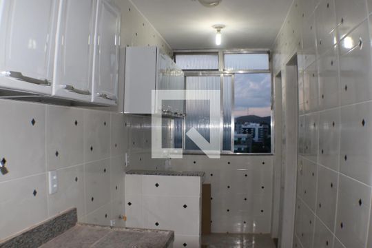 Cozinha de apartamento para alugar com 2 quartos, 71m² em Pechincha, Rio de Janeiro