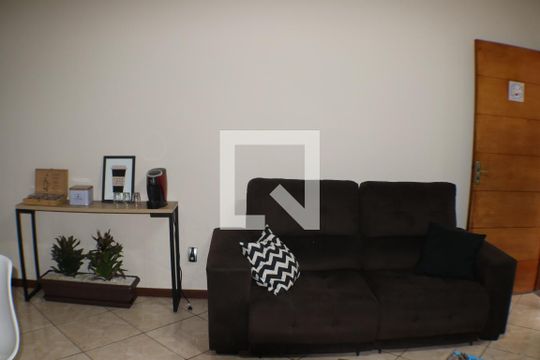 Sala de casa para alugar com 3 quartos, 199m² em Taquara, Rio de Janeiro