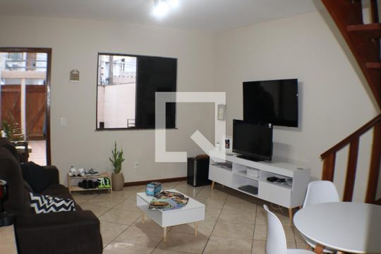 Sala de casa à venda com 3 quartos, 199m² em Taquara, Rio de Janeiro