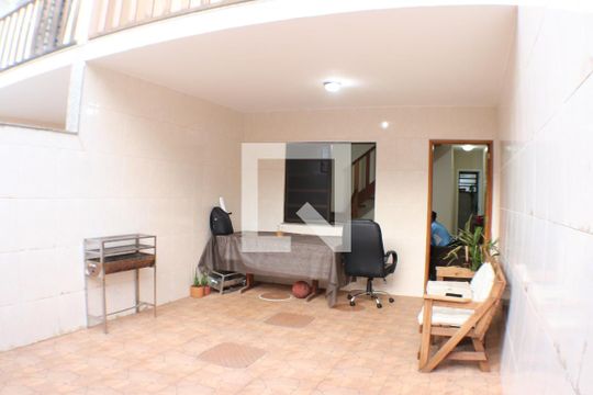 Garagem de casa para alugar com 3 quartos, 199m² em Taquara, Rio de Janeiro