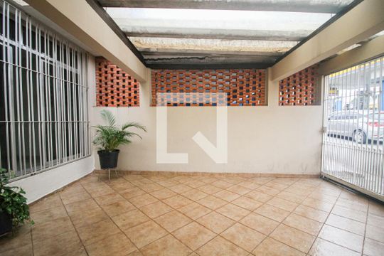 Garagem de casa para alugar com 2 quartos, 148m² em Vila Zat, São Paulo