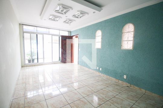 Sala de casa para alugar com 2 quartos, 148m² em Vila Zat, São Paulo