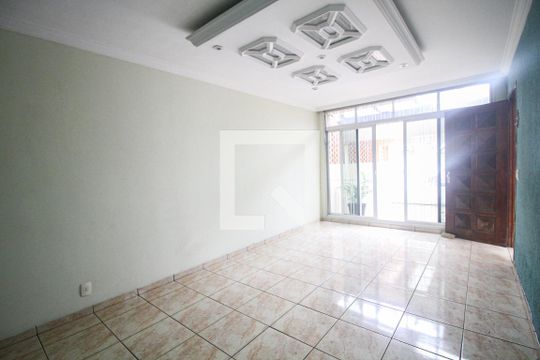 Sala de casa para alugar com 2 quartos, 148m² em Vila Zat, São Paulo