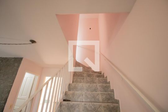 Escada - Sala de casa à venda com 4 quartos, 160m² em Jabaquara, São Paulo