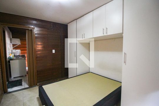 quarto de casa para alugar com 1 quarto, 50m² em Jardim Rossin, São Paulo