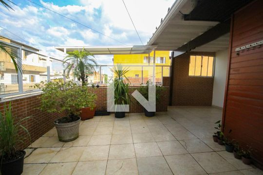area churrasqueira de casa para alugar com 1 quarto, 50m² em Jardim Rossin, São Paulo