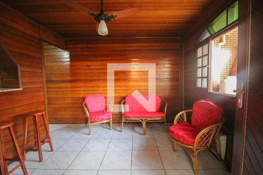 Casa para alugar com 1 quarto, 50m² em Jardim Rossin, São Paulo