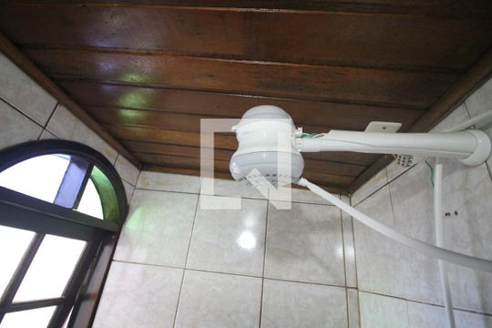 banheiro de casa para alugar com 1 quarto, 50m² em Jardim Rossin, São Paulo